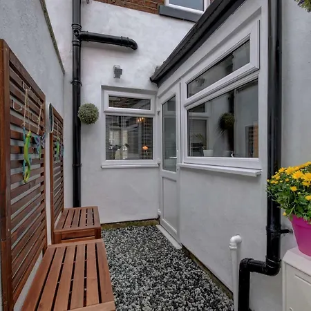 38 George Street * Whitby